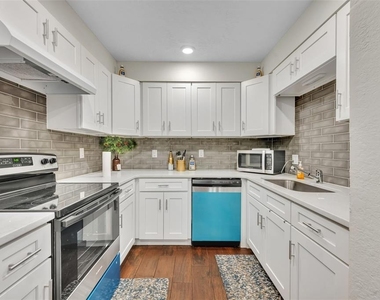 1221 Elinore Drive - Photo Thumbnail 9