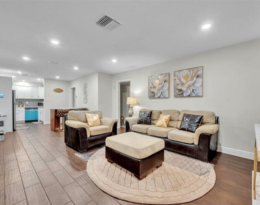 1221 Elinore Drive - Photo Thumbnail 3