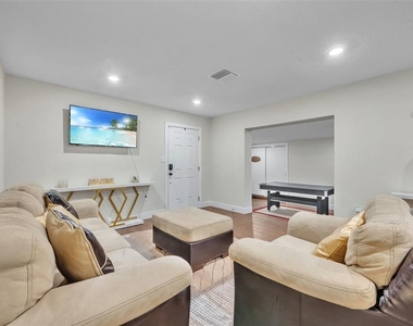 1221 Elinore Drive - Photo Thumbnail 5