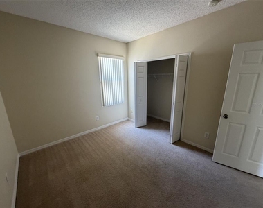 311 Sunset View Drive - Photo Thumbnail 8