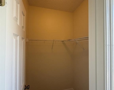 311 Sunset View Drive - Photo Thumbnail 17