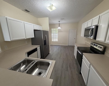 311 Sunset View Drive - Photo Thumbnail 4