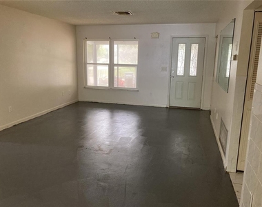 9598 River Road - Photo Thumbnail 13