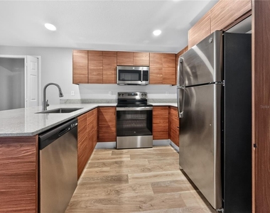 4424 S Texas Avenue - Photo Thumbnail 5