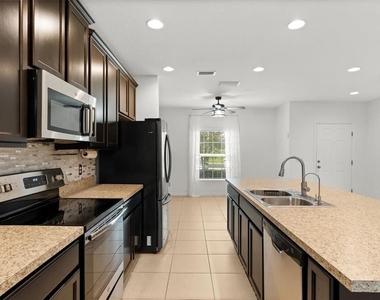322 Annabelle Way - Photo Thumbnail 8