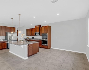 7023 Kiwano Way - Photo Thumbnail 13