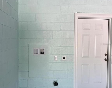 1418 N Orange Street - Photo Thumbnail 10