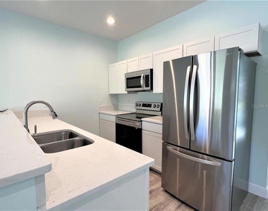 1418 N Orange Street - Photo Thumbnail 5
