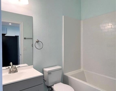 1418 N Orange Street - Photo Thumbnail 8