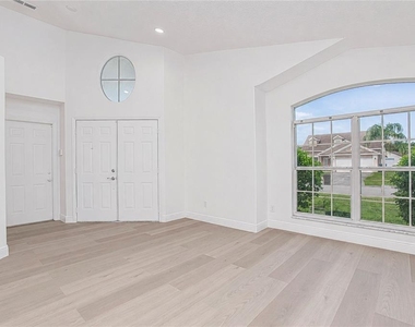 2039 Shannon Lakes Boulevard - Photo Thumbnail 2