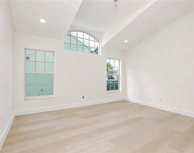 2039 Shannon Lakes Boulevard - Photo Thumbnail 15