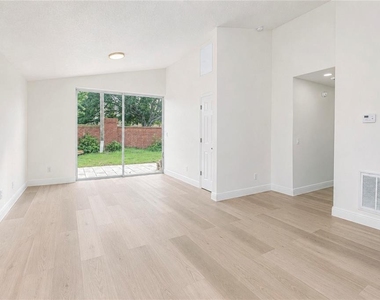 2039 Shannon Lakes Boulevard - Photo Thumbnail 11