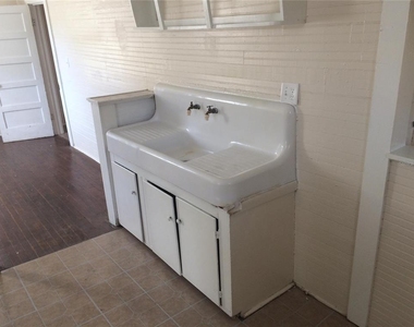 114 N Chester Street - Photo Thumbnail 9