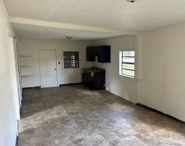 10529 3rd Avenue - Photo Thumbnail 5