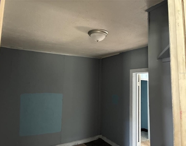 10529 3rd Avenue - Photo Thumbnail 9