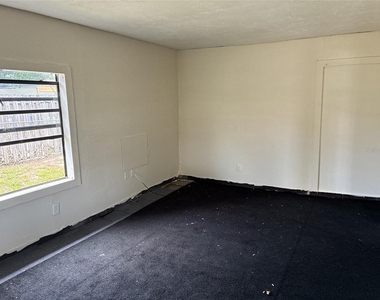 10529 3rd Avenue - Photo Thumbnail 7