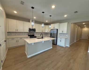 10073 Spring Lake Drive - Photo Thumbnail 2