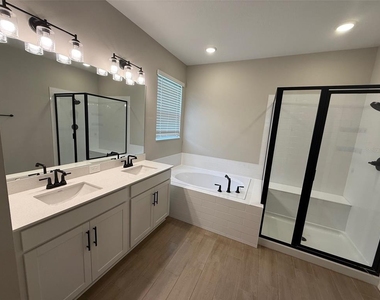10073 Spring Lake Drive - Photo Thumbnail 11