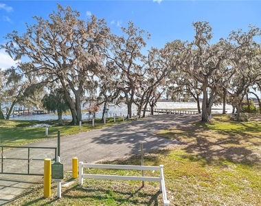 10073 Spring Lake Drive - Photo Thumbnail 29