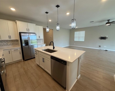 10073 Spring Lake Drive - Photo Thumbnail 5