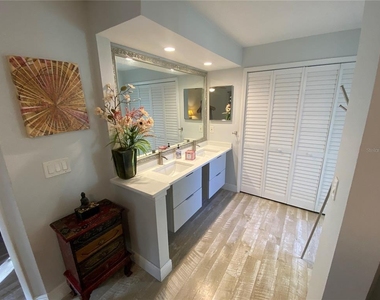 7603 Sugar Bend Drive - Photo Thumbnail 13