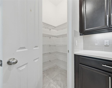 9355 Tyrella Pine Trail - Photo Thumbnail 10