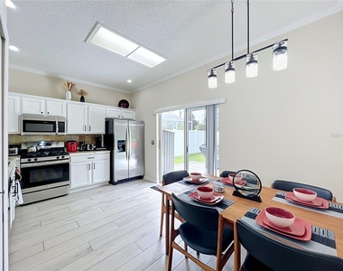 15728 Green Cove Boulevard - Photo Thumbnail 7