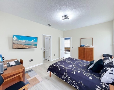 15728 Green Cove Boulevard - Photo Thumbnail 18