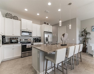 490 Captiva Drive - Photo Thumbnail 6