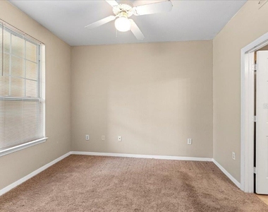 1101 Vintage Village Lane - Photo Thumbnail 11