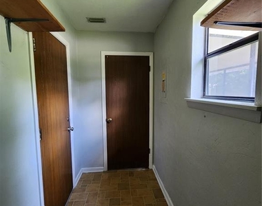 4711 Nw 27 Terrace - Photo Thumbnail 3