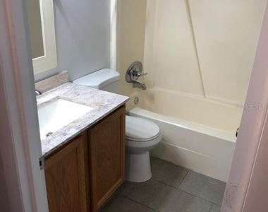 6519 W Newberry Road - Photo Thumbnail 8