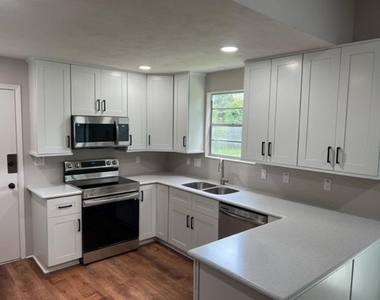 6613 Nw 30th Terrace - Photo Thumbnail 2