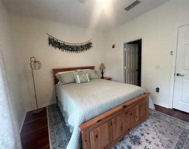 621 Sw 10th Street - Photo Thumbnail 7