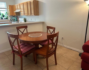 621 Sw 10th Street - Photo Thumbnail 5