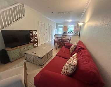 621 Sw 10th Street - Photo Thumbnail 4