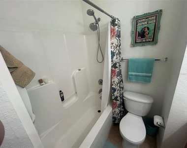 621 Sw 10th Street - Photo Thumbnail 9