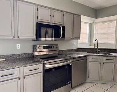 4125 E Vista Court - Photo Thumbnail 2