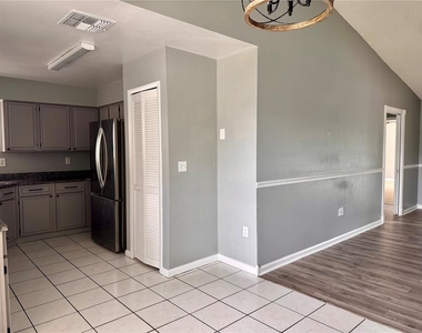 4125 E Vista Court - Photo Thumbnail 6