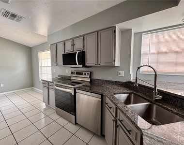 4125 E Vista Court - Photo Thumbnail 3