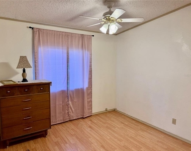 4637 Belle Grove - Photo Thumbnail 21