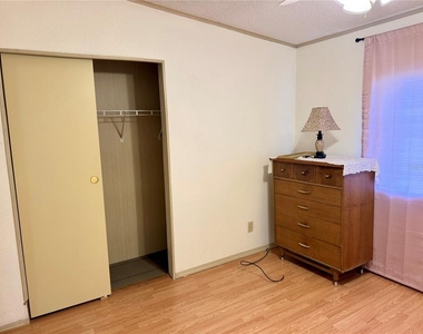 4637 Belle Grove - Photo Thumbnail 23
