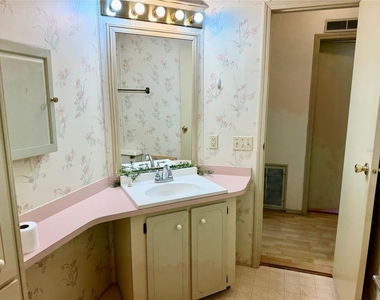 4637 Belle Grove - Photo Thumbnail 25