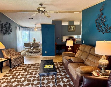 4637 Belle Grove - Photo Thumbnail 41