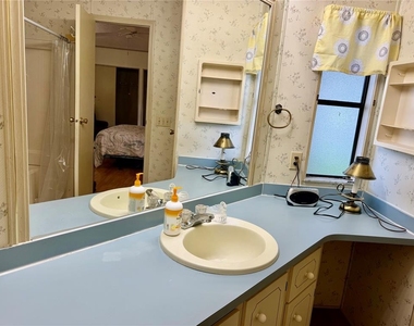 4637 Belle Grove - Photo Thumbnail 17