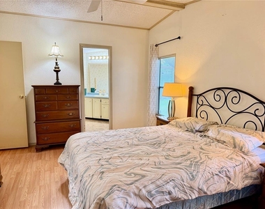 4637 Belle Grove - Photo Thumbnail 15