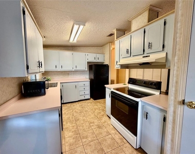 4637 Belle Grove - Photo Thumbnail 9