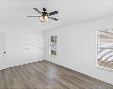 1601 Perdido Court - Photo Thumbnail 5