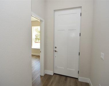 5 Seton Court - Photo Thumbnail 18