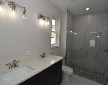 5 Seton Court - Photo Thumbnail 14